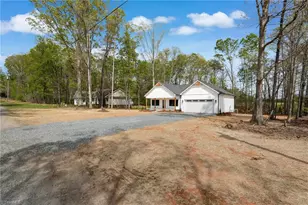 140 Bud Rd, Reidsville, NC 27320 - Photo 4