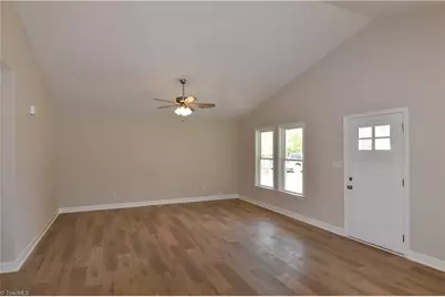304 E 8th Street 8th Street, Lexington, NC 27295 - Photo 6