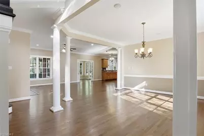 2218 Brigham Road, Greensboro, NC 27409 - Photo 4