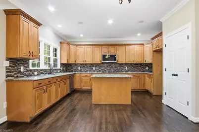 2218 Brigham Road, Greensboro, NC 27409 - Photo 8