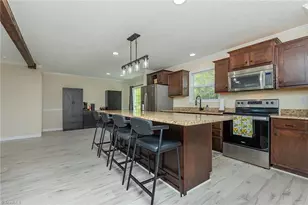 396 Regina Dr, Thomasville, NC 27360 - Photo 10