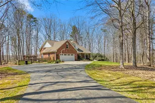 1600 Allen Jarrett Dr, Mebane, NC 27302 - Photo 2