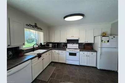 3145 Volunteer Road, Pinnacle, NC 27043 - Photo 28