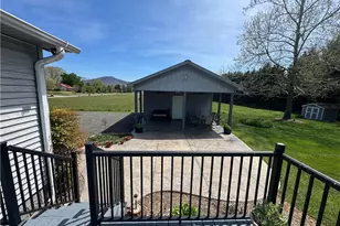 3145 Volunteer Rd, Pinnacle, NC 27043 - Photo 16