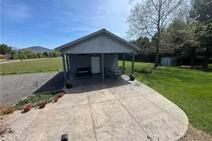 3145 Volunteer Rd, Pinnacle, NC 27043 - Photo 12