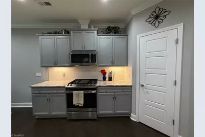 2901 Fernley Court, High Point, NC 27262 - Photo 4