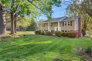 4608 Sun Valley Ln, Kernersville, NC 27284 - Photo 2