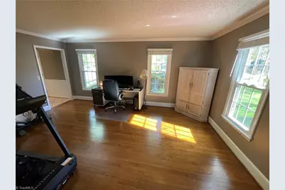 802 Gretchen Lane, Greensboro, NC 27410 - Photo 4