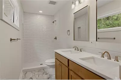 2711 Glenhaven Lane, Winston-Salem, NC 27106 - Photo 2