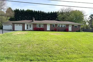 125 Townsend Ridge Dr, Winston-Salem, NC 27107 - Photo 1