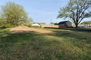 408 Dobson St, Kernersville, NC 27284 - Photo 2