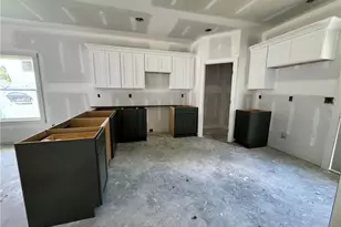 408 Dobson St, Kernersville, NC 27284 - Photo 8