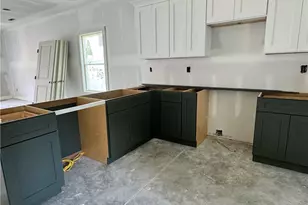408 Dobson St, Kernersville, NC 27284 - Photo 6