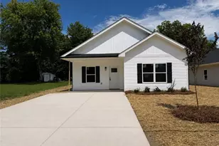 408 Dobson St, Kernersville, NC 27284 - Photo 1