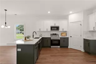 408 Dobson St, Kernersville, NC 27284 - Photo 10