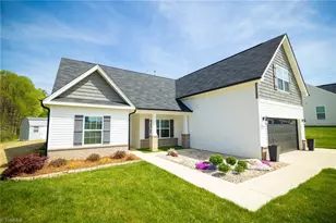 109 Silver Maple Dr, King, NC 27021 - Photo 2