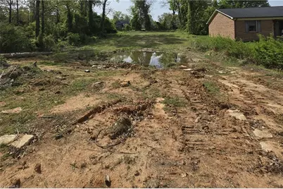 209 Hinkle Street, Thomasville, NC 27360 - Photo 2