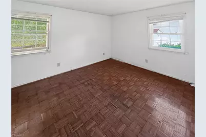 5401 Bayberry Lane, Greensboro, NC 27455 - Photo 8