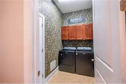 5584 Foxgate Circle, Winston-Salem, NC 27106 - Photo 36