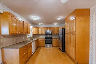 11325 Glade Valley Rd, Ennice, NC 28623 - Photo 20