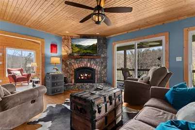 1044 Jackson Drive, Piney Creek, NC 28663 - Photo 12