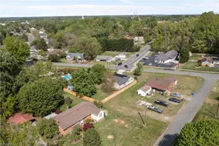 1066 Third St, Mebane, NC 27302 - Photo 36