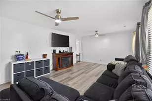 512 Croydon Ln, Winston-Salem, NC 27107 - Photo 4