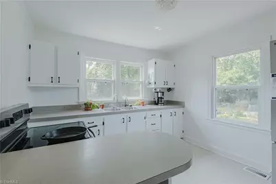 1326 Stonewall Avenue, Burlington, NC 27217 - Photo 12