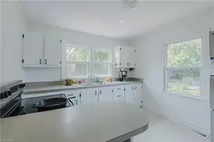 1326 Stonewall Ave, Burlington, NC 27217 - Photo 12