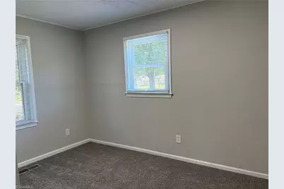 212 N 12th Avenue, Mayodan, NC 27027 - Photo 14