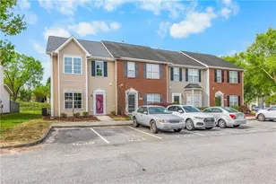 1633 Olivers Crossing Cir, Winston-Salem, NC 27127 - Photo 2