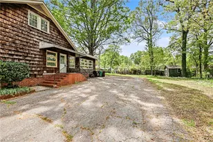 711 Quaker Ln, High Point, NC 27262 - Photo 30