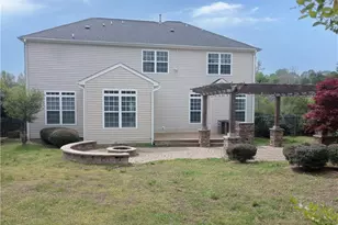 108 N Honey Locust Dr, Thomasville, NC 27360 - Photo 2