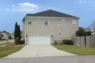 108 N Honey Locust Dr, Thomasville, NC 27360 - Photo 4