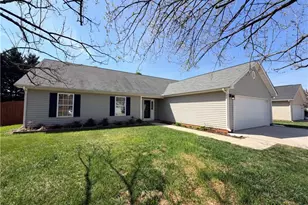 837 Pecan Ridge Cir, Kernersville, NC 27284 - Photo 2