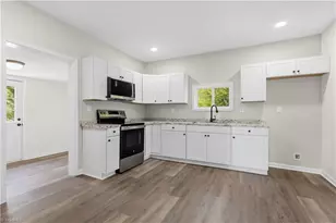 629 Lee St, Eden, NC 27288 - Photo 8