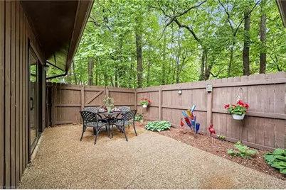 2519 Cottage Place, Greensboro, NC 27455 - Photo 22