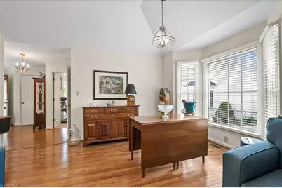 5 Yeardleys Court, Greensboro, NC 27454 - Photo 8