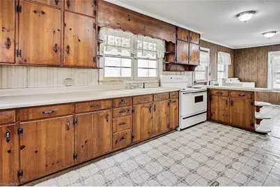 7906 Nc Highway 42, Ramseur, NC 27316 - Photo 12