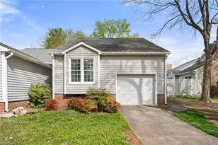 127 Pebble Rdg Ln, Winston-Salem, NC 27104 - Photo 2