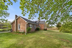 3054 N Old 52 Rd, Pinnacle, NC 27043 - Photo 10