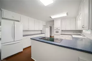 640 Quarterstaff Rd, Winston-Salem, NC 27104 - Photo 12