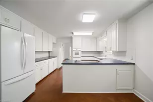 640 Quarterstaff Rd, Winston-Salem, NC 27104 - Photo 16