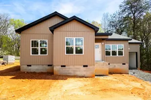 722 Cypress Hill Dr, Eden, NC 27288 - Photo 1