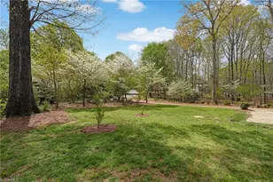 111 Oak Hills Dr, Reidsville, NC 27320 - Photo 2