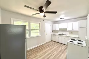 4224 Kildare Dr, Greensboro, NC 27405 - Photo 6