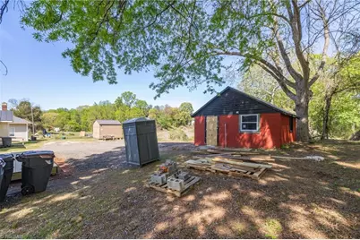 1009 N Scales Street, Reidsville, NC 27320 - Photo 32