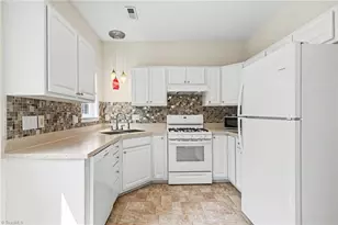 4990 Fiddlers Run Dr, Kernersville, NC 27284 - Photo 8