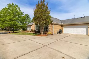 5559 Prosperity View Dr, Charlotte, NC 28269 - Photo 30