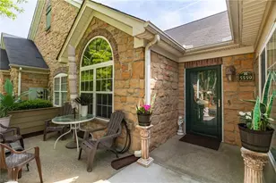 5559 Prosperity View Dr, Charlotte, NC 28269 - Photo 2